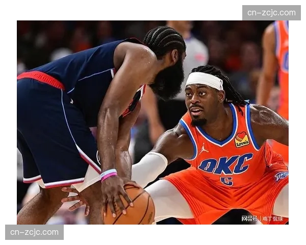 多尔特防守端限制布克，雷霆外线防守策略执行到位